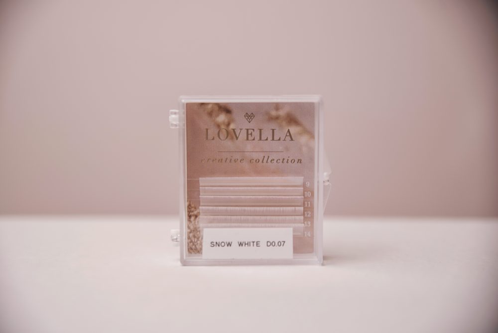 Creative Collection Lashes Snow White