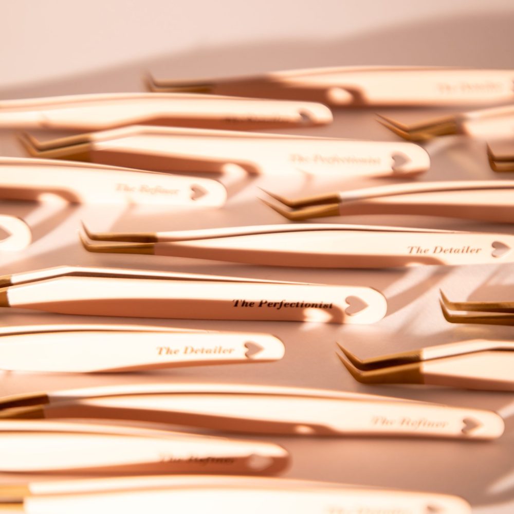 The Artistry Tweezer Set - Image 5